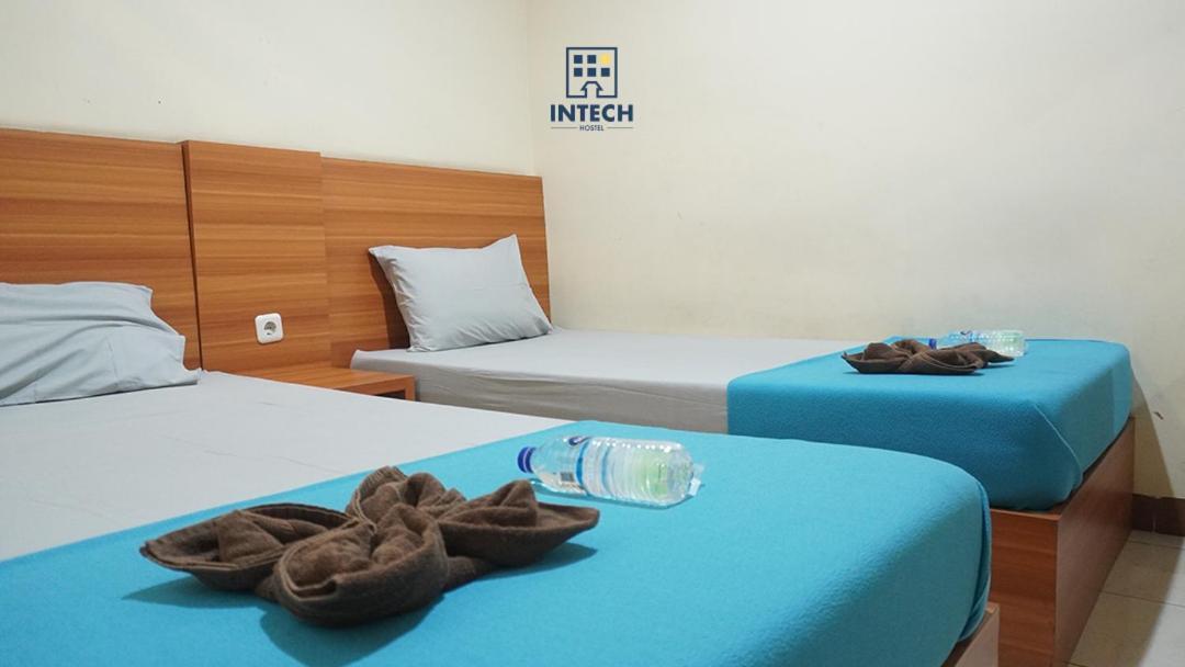 Intech Hostel Bandung Exterior photo